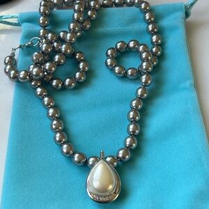 Silver Pearl Pendant Necklace‎
